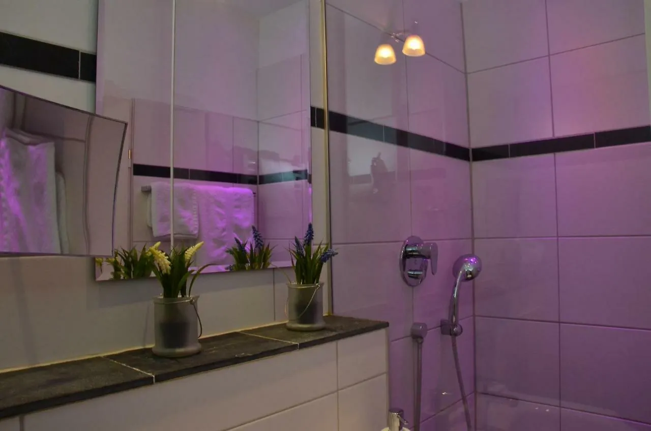 Zentral Gelegen - Stilvolles Appartment In Moabit Berlin Tyskland